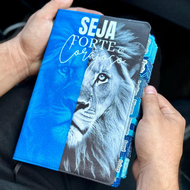 Kit Casal Cristão Leão azul + Leão forte e corajosa com elastico Abas adesivas e Harpa