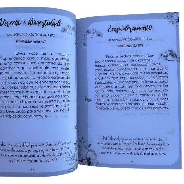 Kit Bíblia Mulher Virtuosa com Abas adesivas capa dura ARC + devocional + caneta + marca páginas